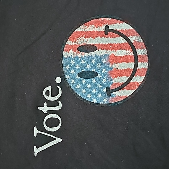 NWT la la land Creative Co. Vote Graphic Tee Cropped Tshirt Medium Oversized - Picture 3 of 4